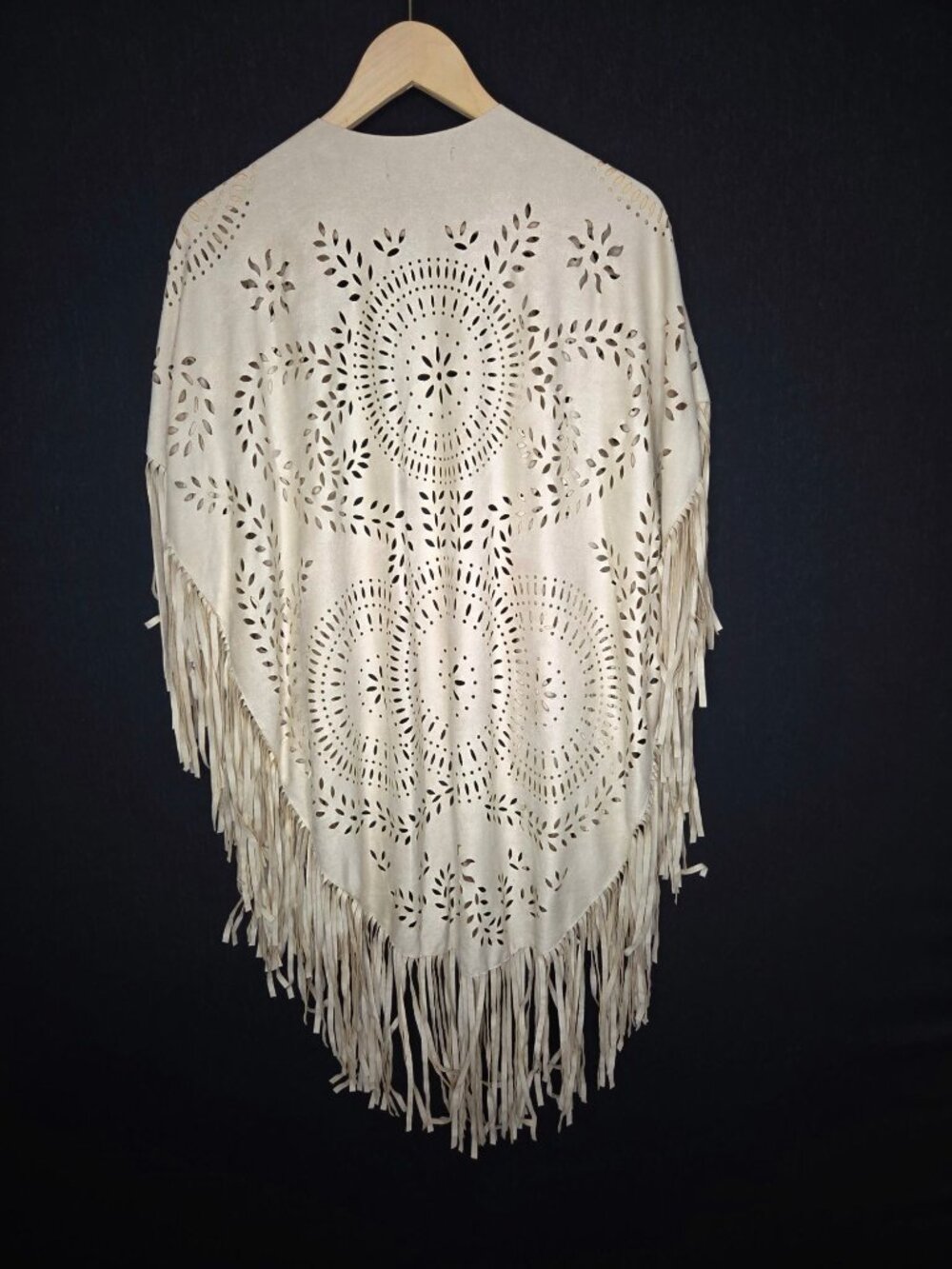 💙 Choles Beige Faux Suede Laser Cut Fringe Cape Poncho One Size Boho Western - Picture 7 of 8